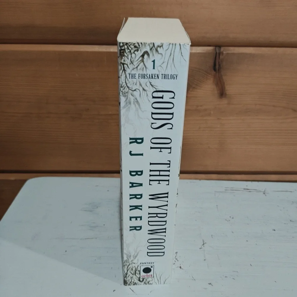 Gods of the Wyrdwood (The Forsaken Trilogy, 1) by Barker, RJ GOOD 9780316401586